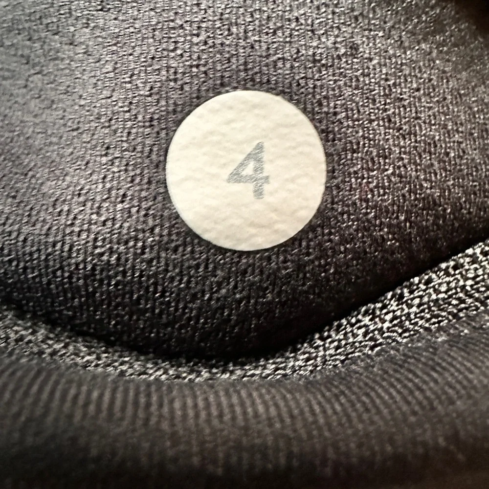 Lululemon leggings size 4 black - Picture 5 of 6